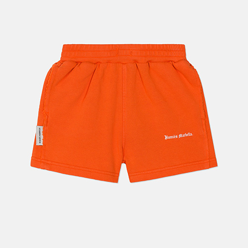 Fotografía de ropa para ecommerce, iluminación profesional y color real.